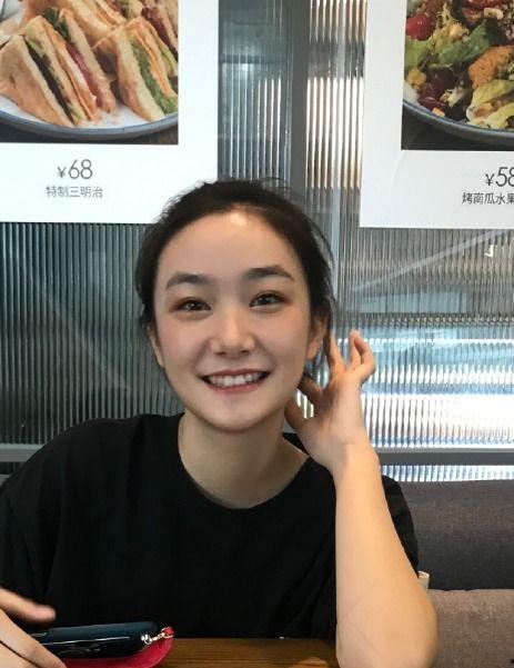 暴躁的吃瓜小妹视频