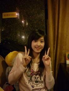 交大校花吃瓜事件视频播放,校园生活瞬间成为焦点