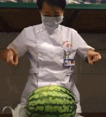 吃瓜视频动图gif,吃瓜视频中的趣味瞬间回顾