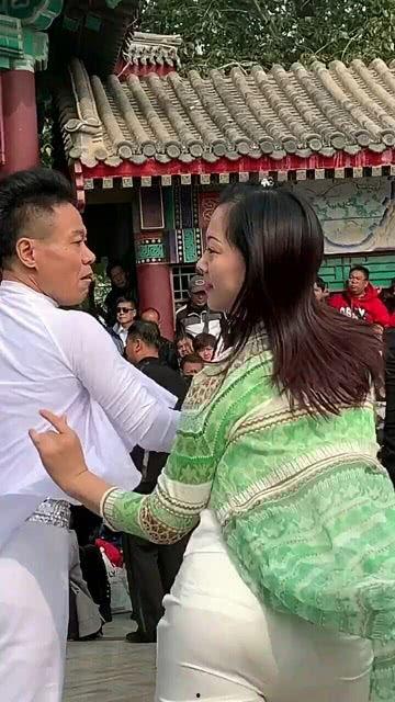广场舞吃瓜视频在线观看,在线观看，笑料连连